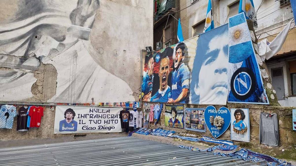 Napulj, Maradona kao simbol