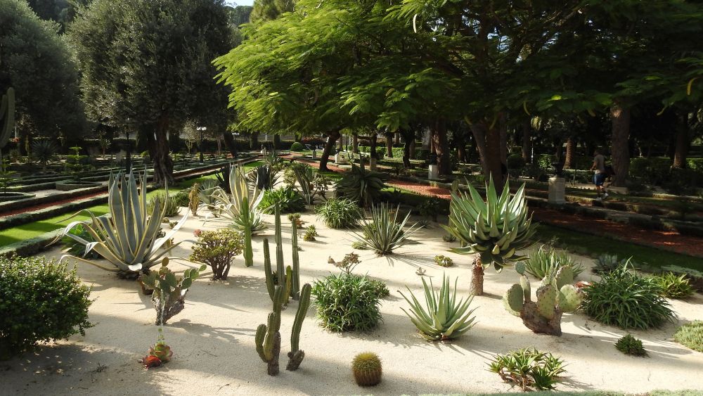 Бахајски вртови