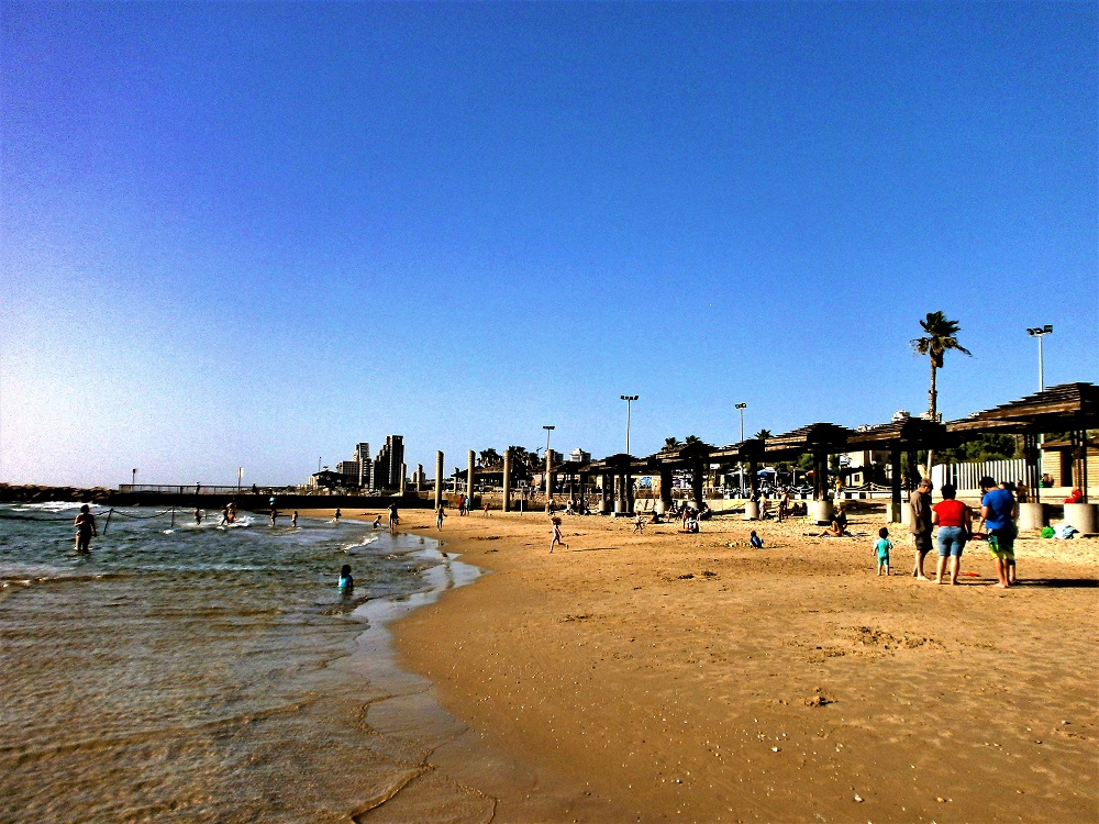 Мој посао је плажа, каже Барбикин Кен, а кажемо и ми!